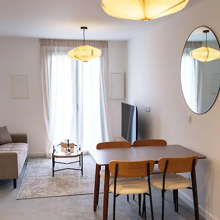 Les Du Parc - Sejour Elegant Face Au Parc Simone Veil De 2 A 2 Minutes Des Halles Апартаменты *