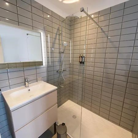 Апартаменты Les Du Parc - Sejour Elegant Face Au Parc Simone Veil De 2 A 2 Minutes Des Halles Сет